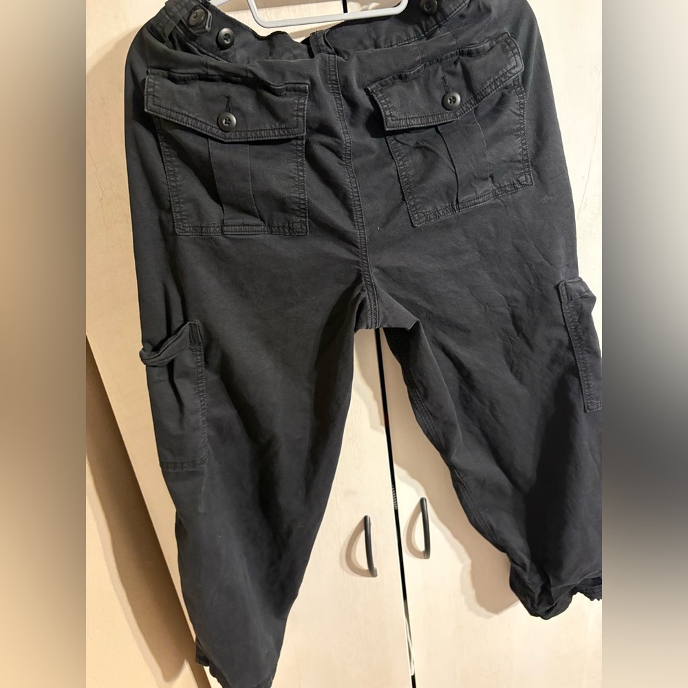 AE cargo barrel pant size 8